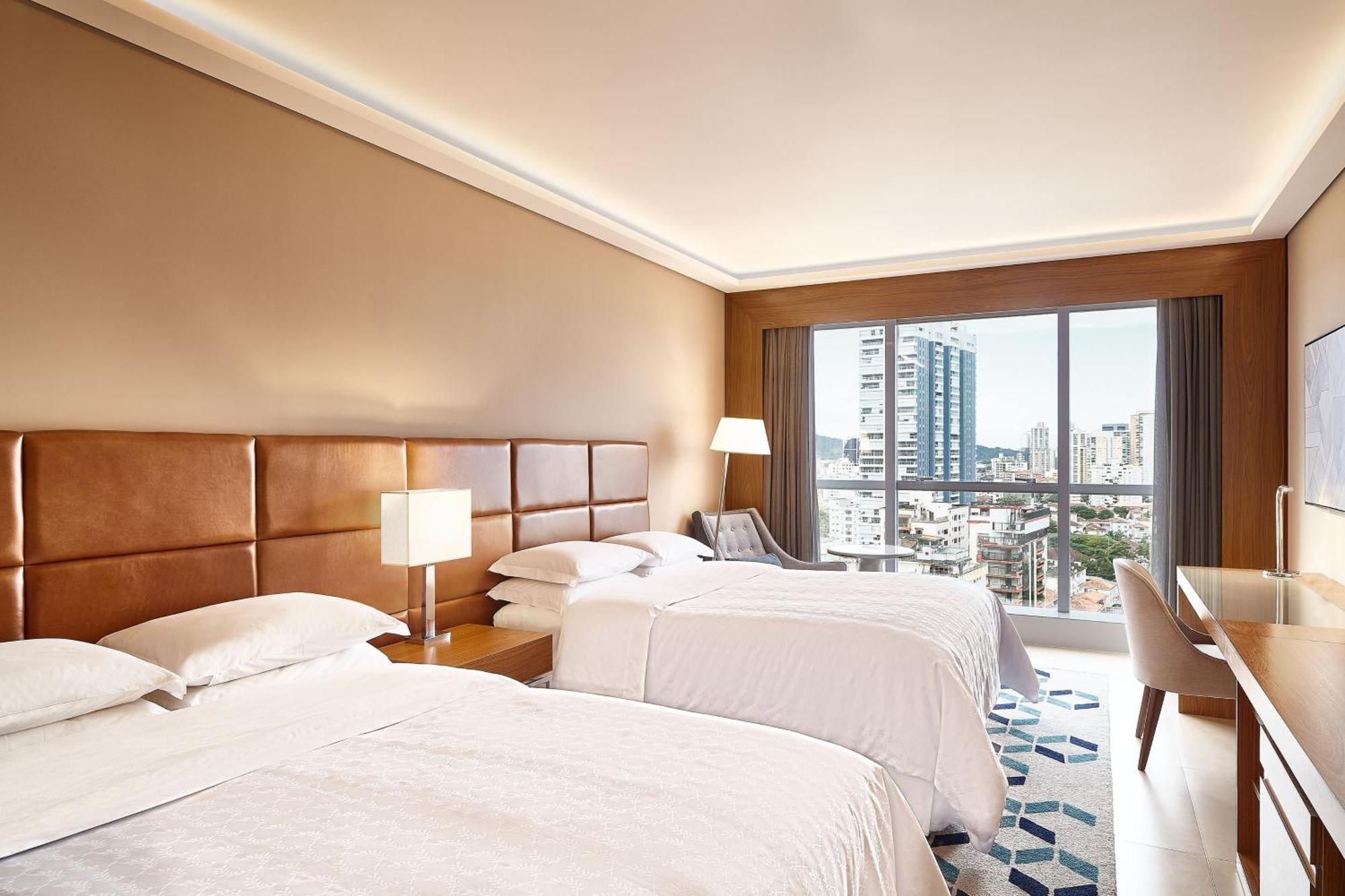 โรงแรมเชอราตัน ซันโตส ภายนอก รูปภาพ A guest room at the hotel