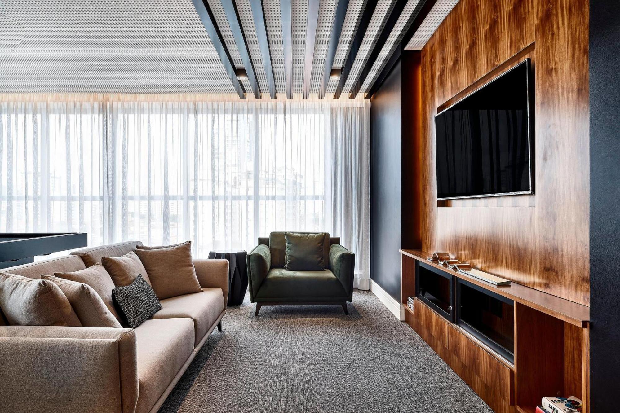 โรงแรมเชอราตัน ซันโตส ภายนอก รูปภาพ A living room with a television