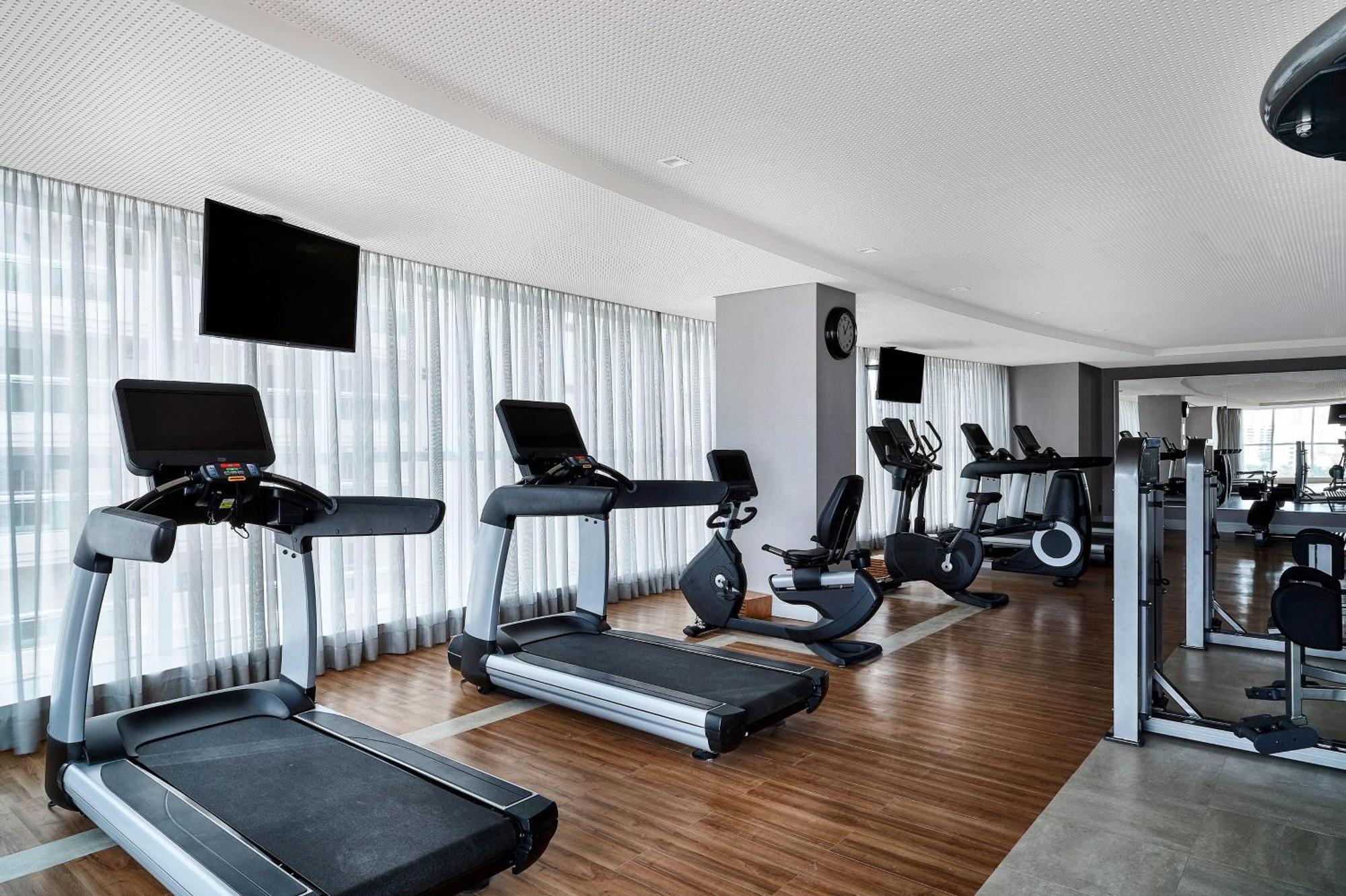โรงแรมเชอราตัน ซันโตส ภายนอก รูปภาพ The gym at the hotel