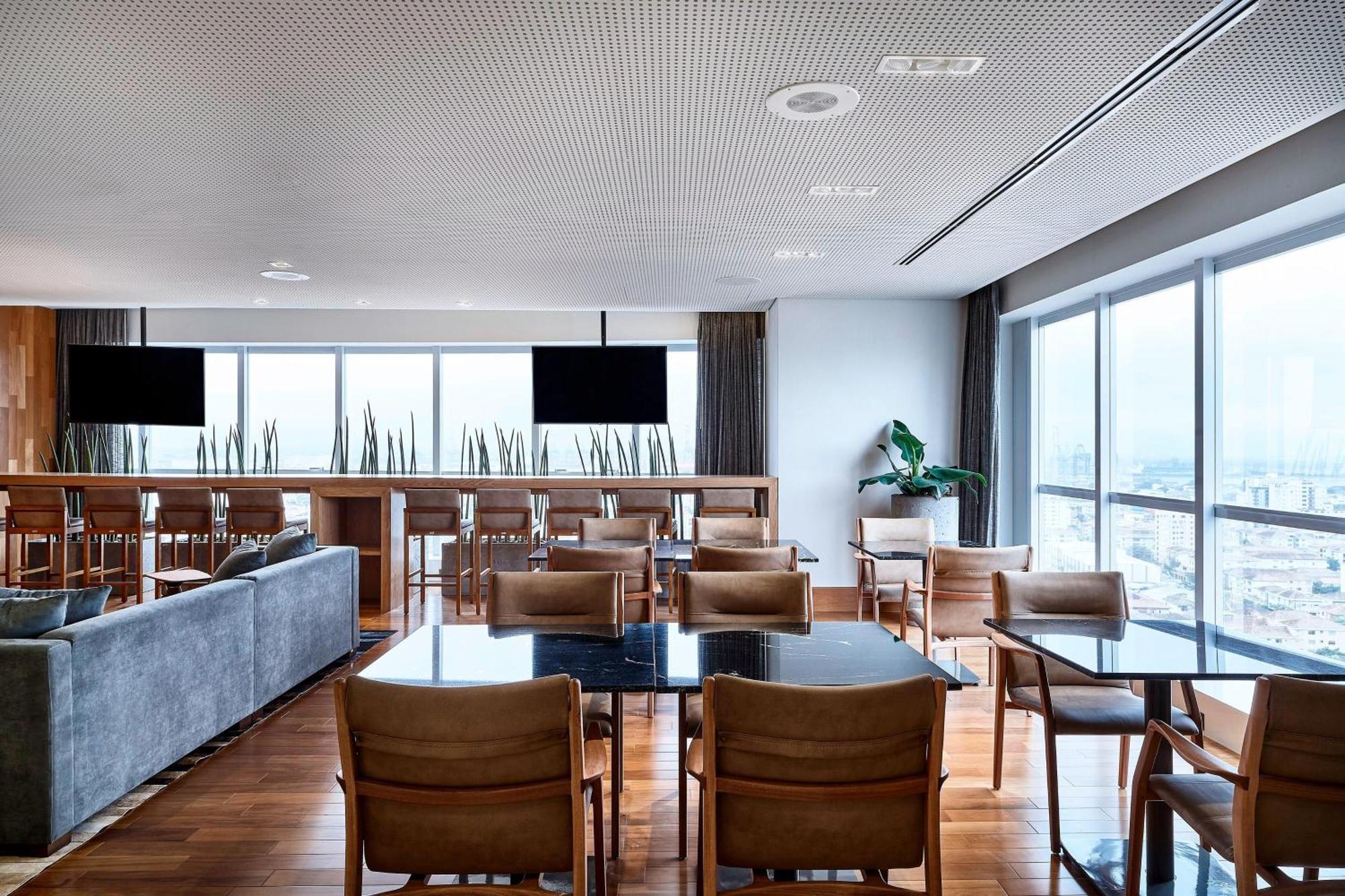 โรงแรมเชอราตัน ซันโตส ภายนอก รูปภาพ The lounge at Haneda Airport