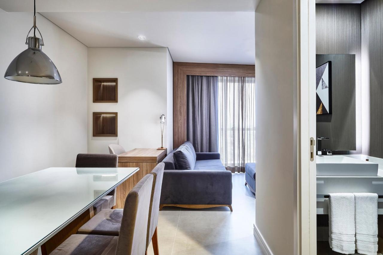 โรงแรมเชอราตัน ซันโตส ภายนอก รูปภาพ A typical room at the hotel