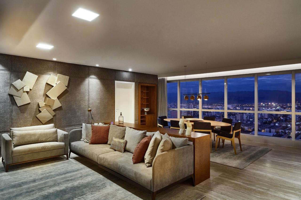 โรงแรมเชอราตัน ซันโตส ภายนอก รูปภาพ A living room in a typical apartment